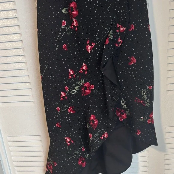 Le Château Black Floral Off-Shoulder Asymmetrical Dress - Picture 4 of 16